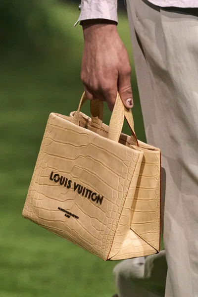 Look 7